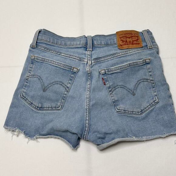 Levi’s Women’s Size 27 Shorts - Picture 1 of 4